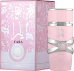 Das Lattafa Yara Pink 100ml Damen Parfum neben der dazugehörigen, verspielten rosa Originalverpackung mit feinen, floralen Verzierungen.